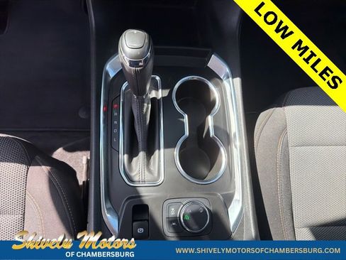 Used 2020 Chevrolet Traverse LT image 28