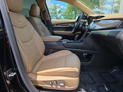 Used 2024 Cadillac XT6 Sport w/ LPO, Onyx Lite Package AWD/4WD image 16