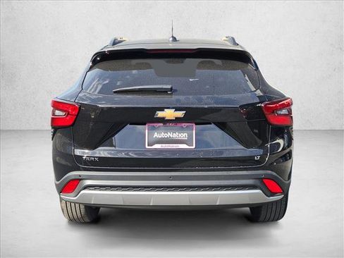 New 2026 Chevrolet Trax LT w/ Driver Confidence Package image 8