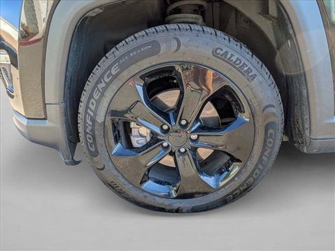 Used 2020 Jeep Compass Latitude FWD image 23