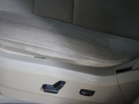 Used 2011 Chrysler Town & Country Touring w/ Security Group FWD image 16