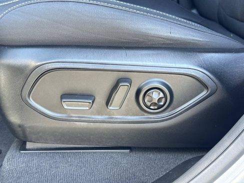 Used 2023 Jeep Grand Cherokee L Laredo RWD image 23