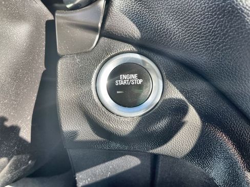 Certified 2019 Chevrolet Equinox LT image 16