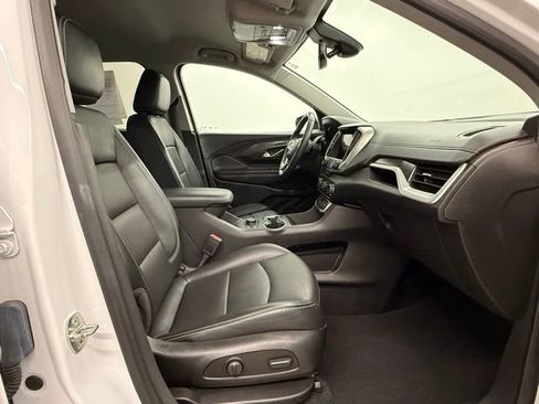 Used 2023 GMC Terrain SLT image 21