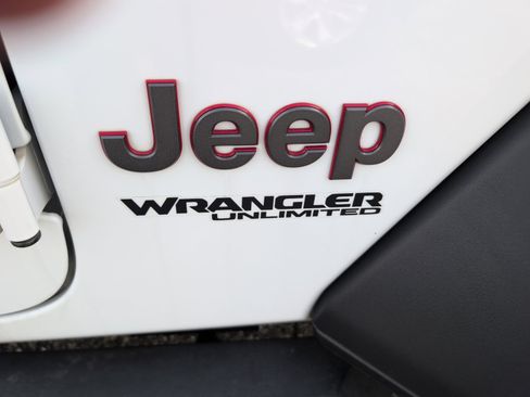 Used 2021 Jeep Wrangler Unlimited Rubicon image 6