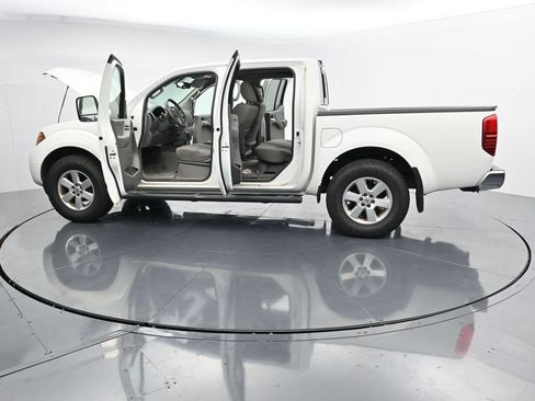 Used 2016 Nissan Frontier SV w/ SV Value Truck Package AWD/4WD image 39