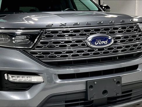 Used 2023 Ford Explorer XLT w/ Equipment Group 202A image 38