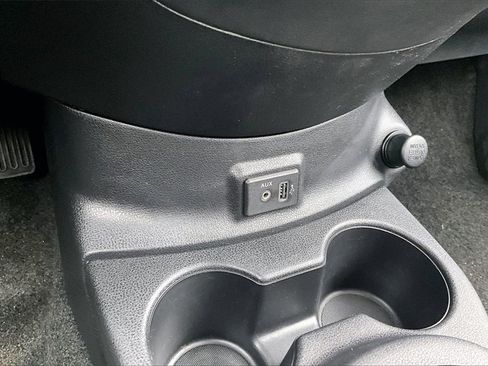 Used 2019 Nissan Versa SV image 30