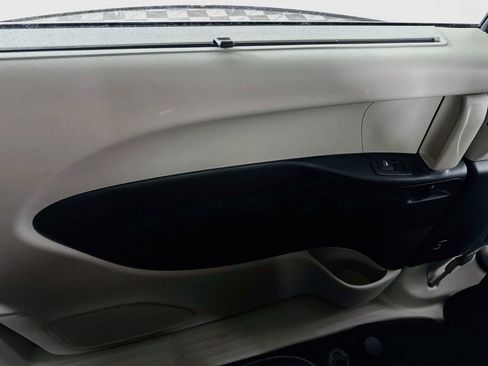 Used 2023 Chrysler Pacifica Touring-L FWD image 24