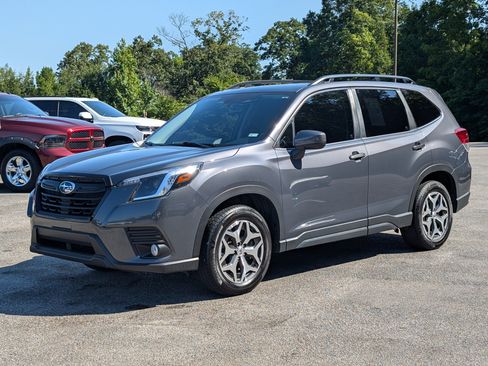 Used 2023 Subaru Forester Premium AWD/4WD image 5