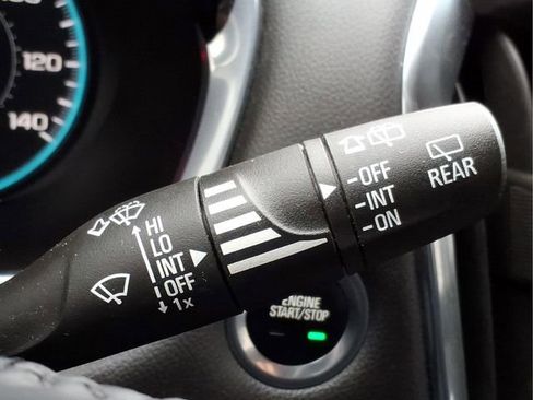 Used 2020 Chevrolet Traverse LT FWD image 30