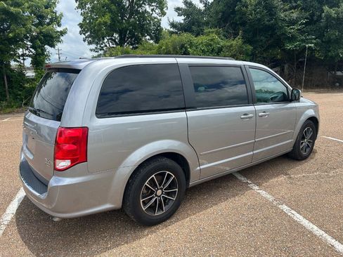 Used 2016 Dodge Grand Caravan R/T FWD image 4