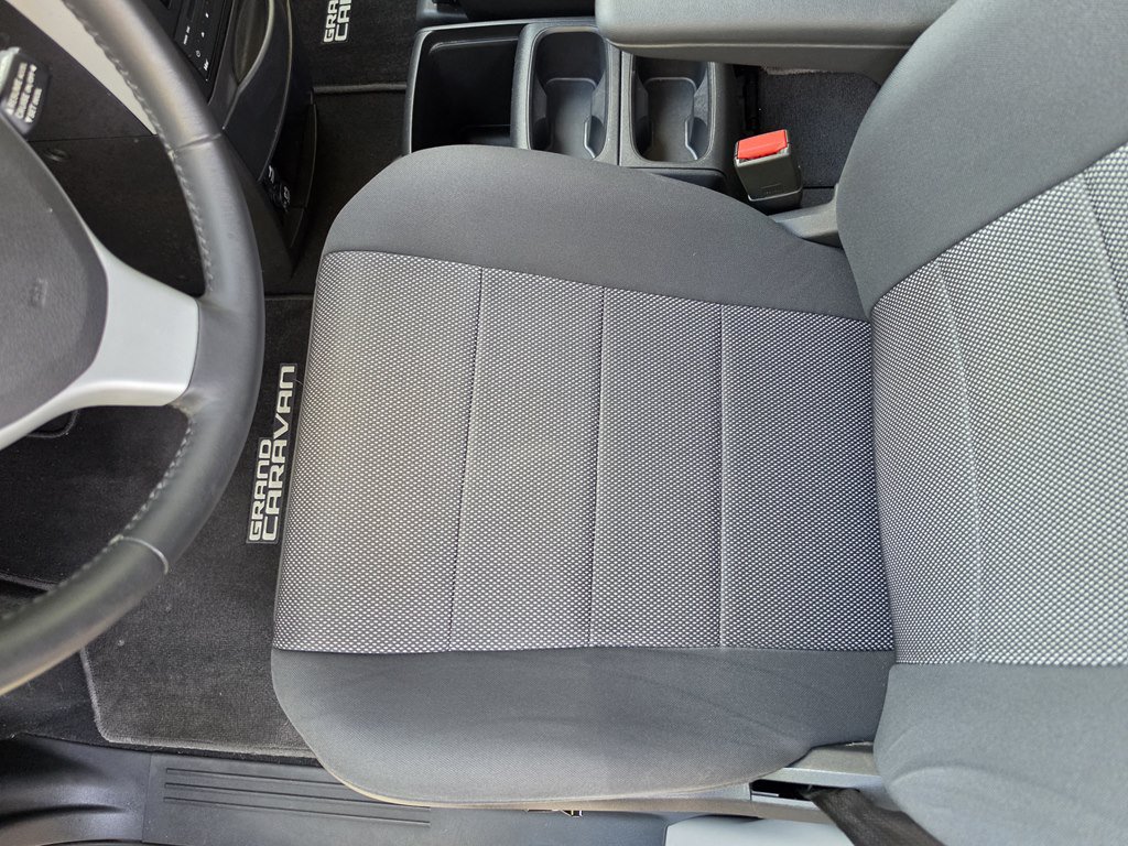 Used 2009 Dodge Grand Caravan SXT w/ Entertainment Group 2 FWD image 34