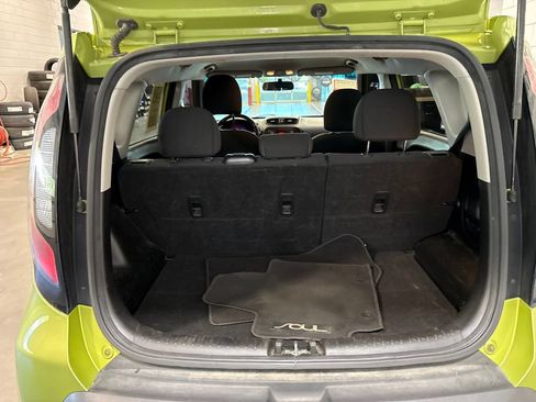 Used 2014 Kia Soul FWD image 11