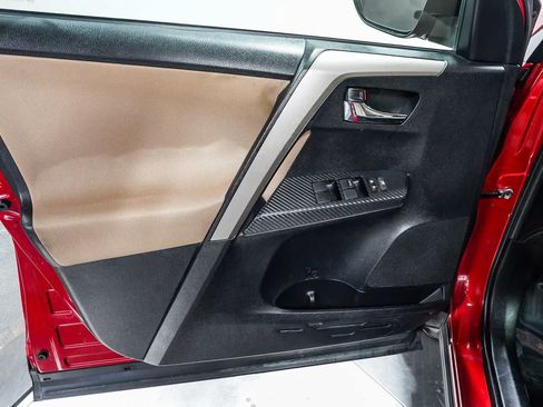 Used 2014 Toyota RAV4 XLE w/ Preferred Accessory Package FWD image 22