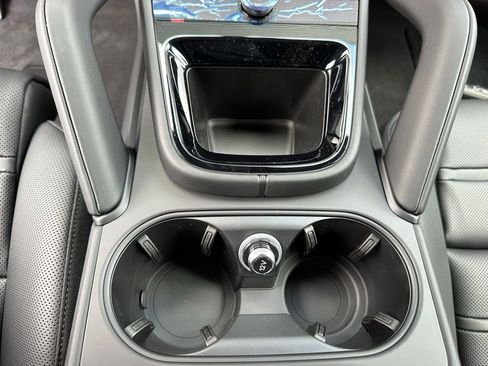 Used 2025 Porsche Cayenne GTS image 21