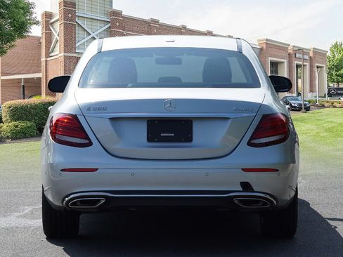 Used 2017 Mercedes-Benz E 300 4MATIC image 5