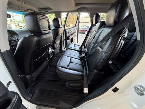 Used 2014 Nissan Pathfinder Platinum w/ Platinum Premium Package AWD/4WD image 9