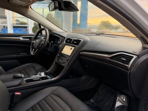 Used 2018 Ford Fusion SE w/ Equipment Group 602A FWD image 20