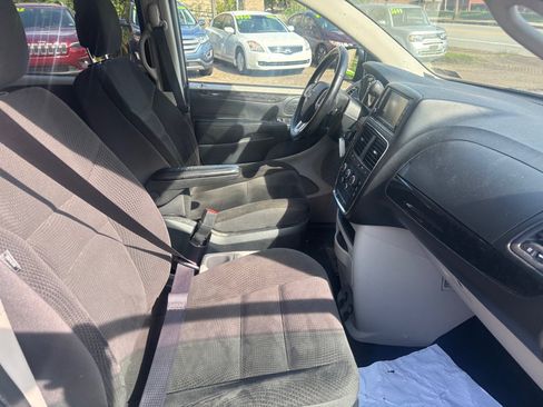 Used 2017 Dodge Grand Caravan SE w/ Power Window Group FWD image 10