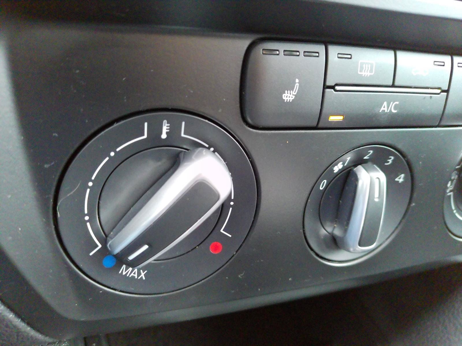 Used 2016 Volkswagen Jetta SE FWD image 10