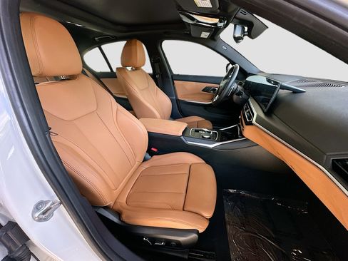Used 2024 BMW 330i Sedan w/ Premium Package image 29