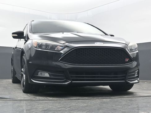 Used 2016 Ford Focus ST w/ Equipment Group 401A image 21