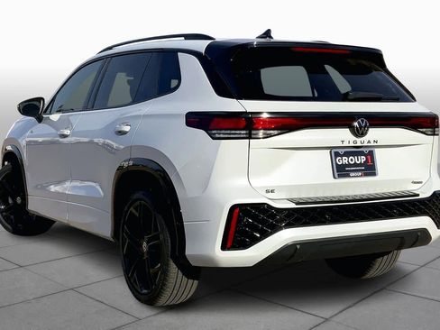 New 2026 Volkswagen Tiguan SE R-Line AWD/4WD image 11
