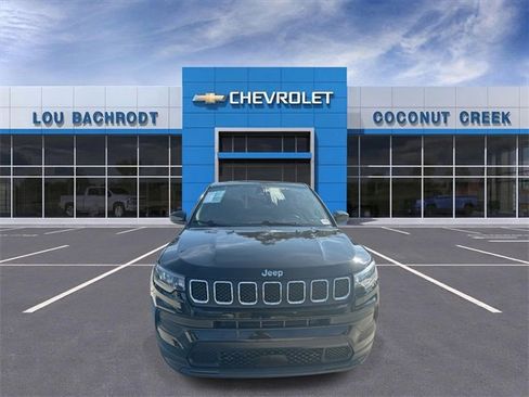 Used 2024 Jeep Compass Sport image 3