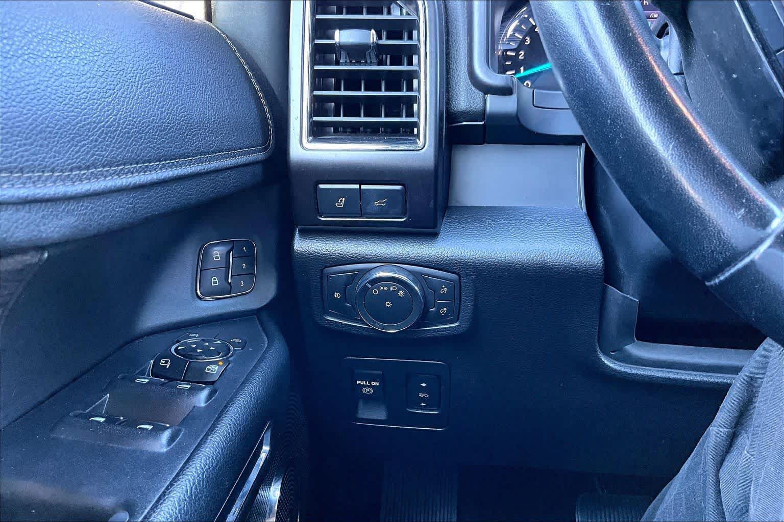 Used 2021 Ford Expedition Limited RWD image 36