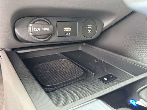 Certified 2025 Hyundai Elantra Sport image 23