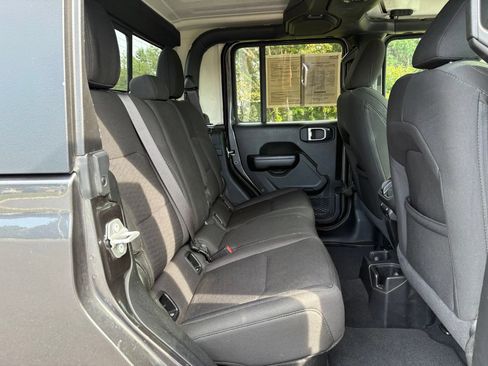 Used 2020 Jeep Gladiator Sport w/ Quick Order Package 24S AWD/4WD image 27