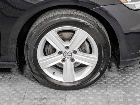 Used 2018 Volkswagen Golf SE FWD image 36