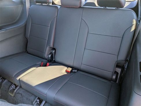 Used 2024 Chevrolet Traverse RS image 32