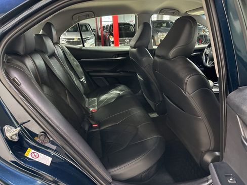 Used 2018 Toyota Camry XLE image 36