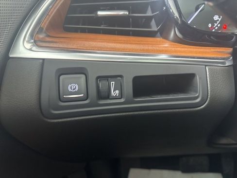 Used 2023 Cadillac XT5 Premium Luxury w/ LPO, Floor Liner Package image 20