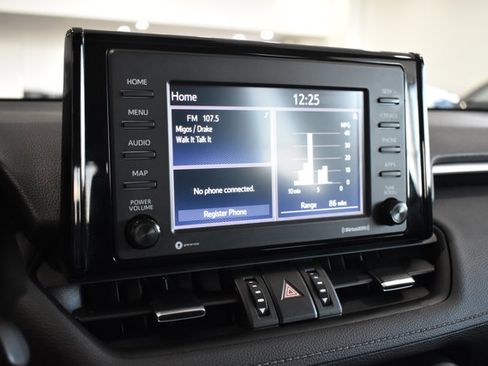 Used 2022 Toyota RAV4 XLE Premium image 17