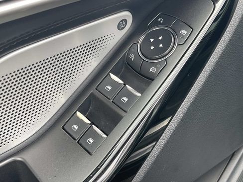 Used 2021 Ford Explorer Platinum w/ Premium Technology Package RWD image 31