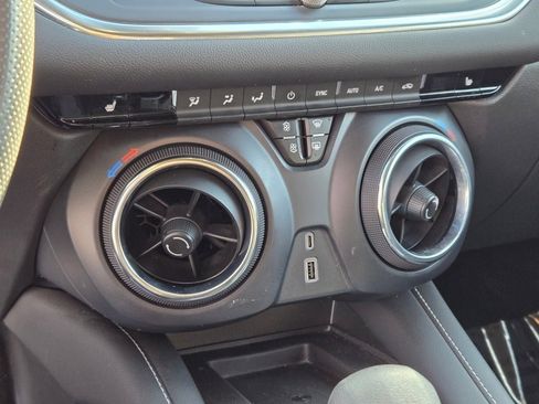 Certified 2024 Chevrolet Blazer LT w/ Convenience Package image 28