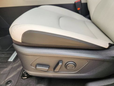 New 2026 Kia Sportage EX FWD image 19