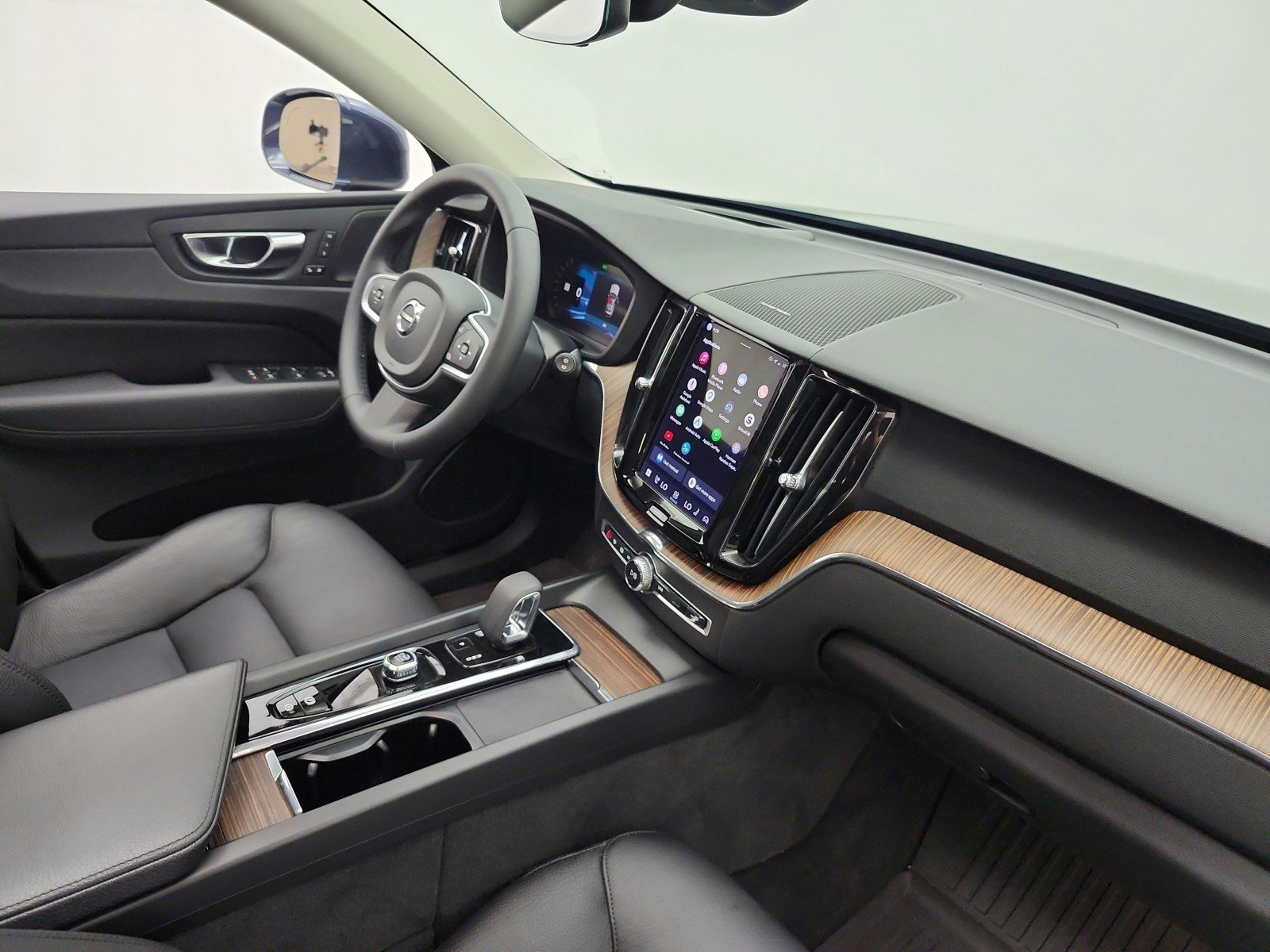 Used 2022 Volvo XC60 T8 Inscription Expression w/ Advanced Package AWD/4WD image 18