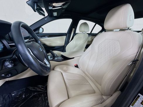 Used 2023 BMW 530i xDrive w/ Premium Package AWD/4WD image 5