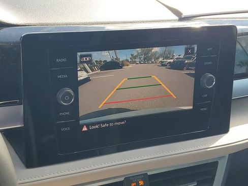 New 2026 Volkswagen Taos SE FWD image 23
