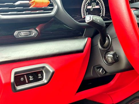 Used 2021 Lamborghini Urus AWD/4WD image 28