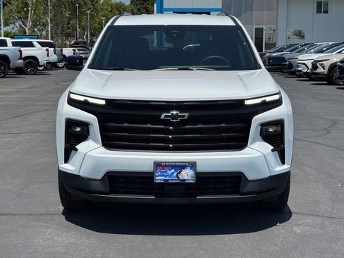 New 2026 Chevrolet Traverse LT w/ Enhanced Driving Package FWD image 2