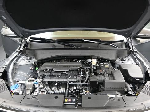 Certified 2025 Hyundai Kona SEL AWD/4WD image 10