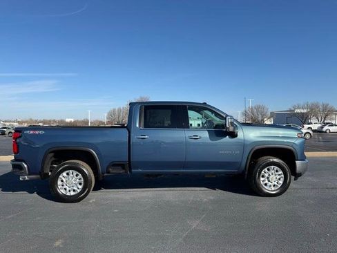 Used 2025 Chevrolet Silverado 3500 LTZ image 9