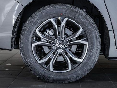 New 2026 Toyota Sienna Platinum image 19