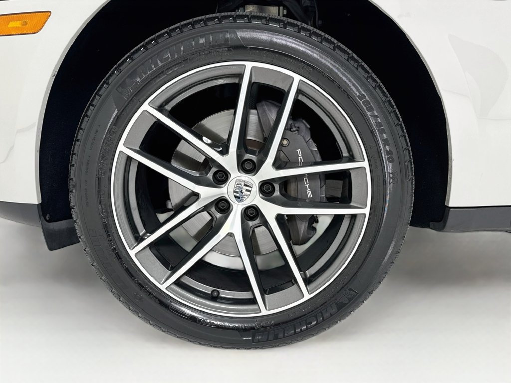 Certified 2023 Porsche Macan Turbo AWD/4WD image 31