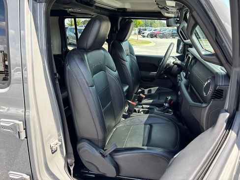 Used 2023 Jeep Wrangler Unlimited Sahara AWD/4WD image 56